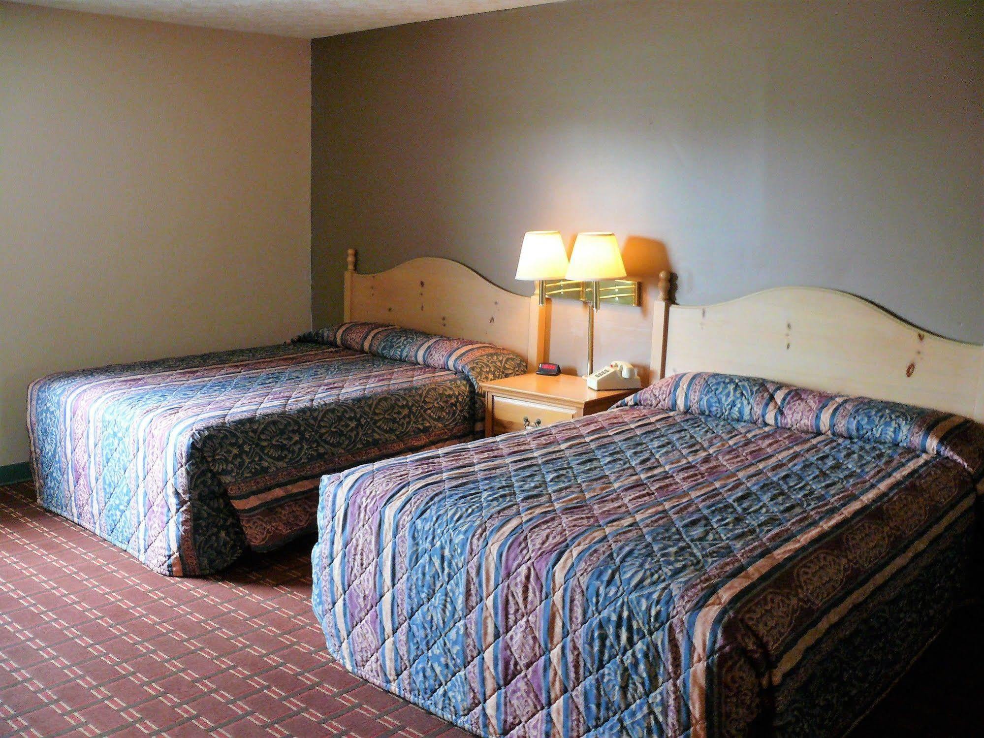 The Woodridge Inn Connersville Luaran gambar