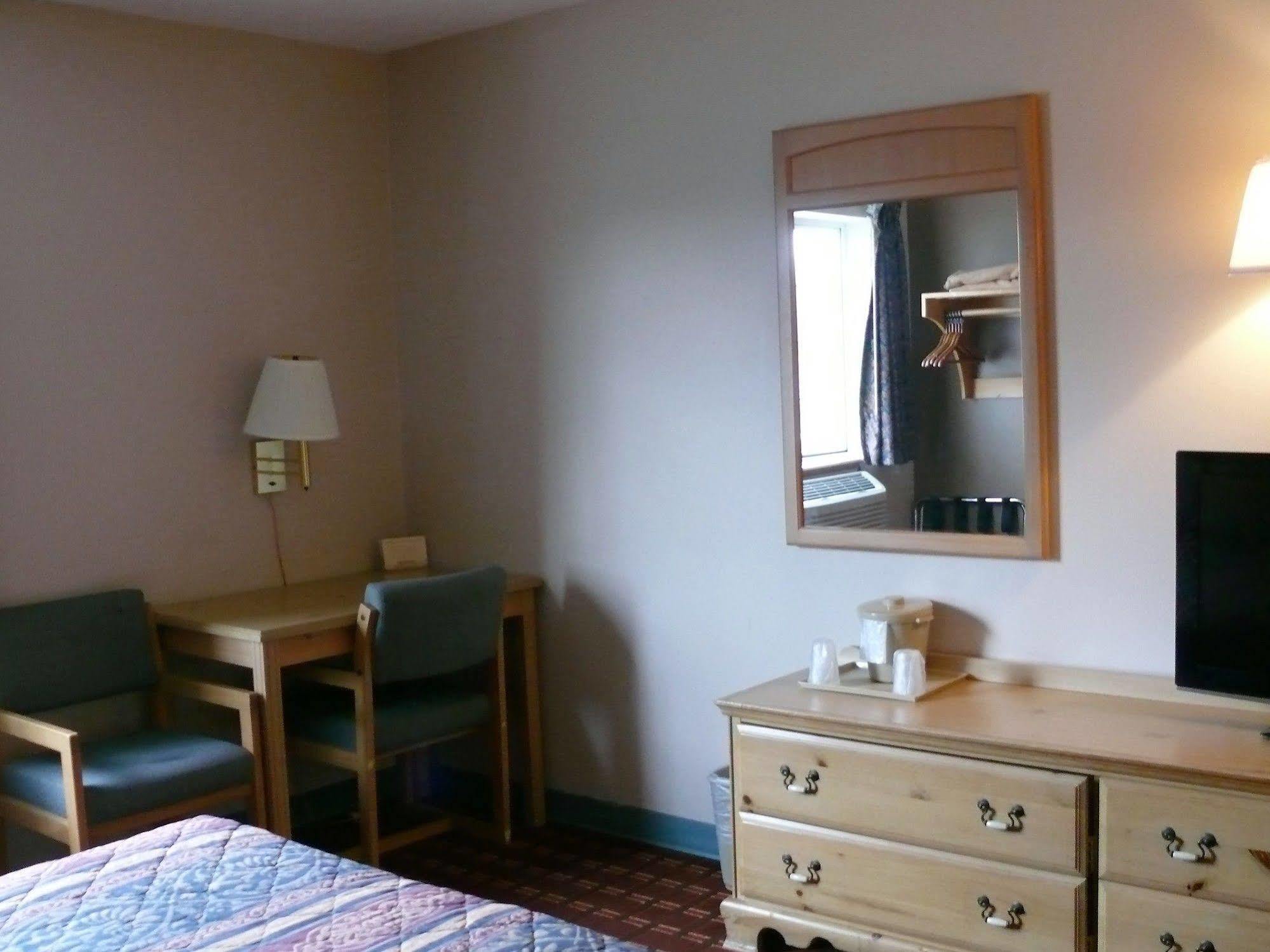 The Woodridge Inn Connersville Luaran gambar